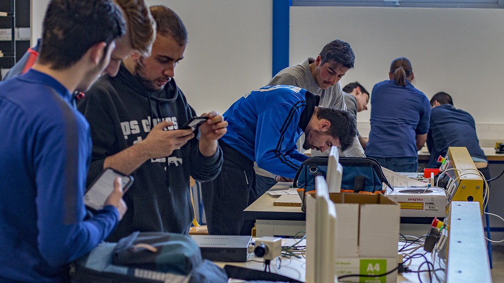 El Departamento de Electrónica viaja a Francia con el programa PyireneFP El Departamento de Electrónica viaja a Francia con el programa PyireneFP